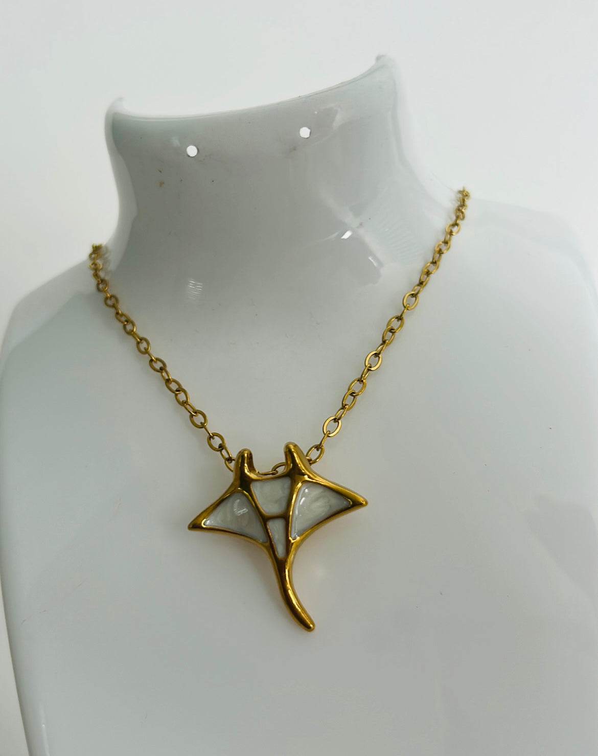 Manta Raya Blanca