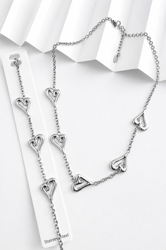 Collar y Pulsera de Corazones Plateados