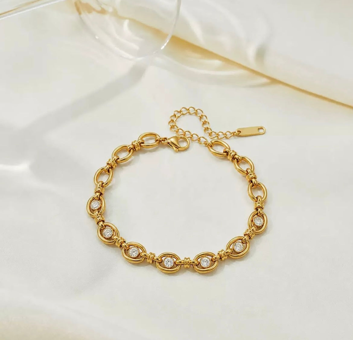 Pulsera Dorada con Rhinestone