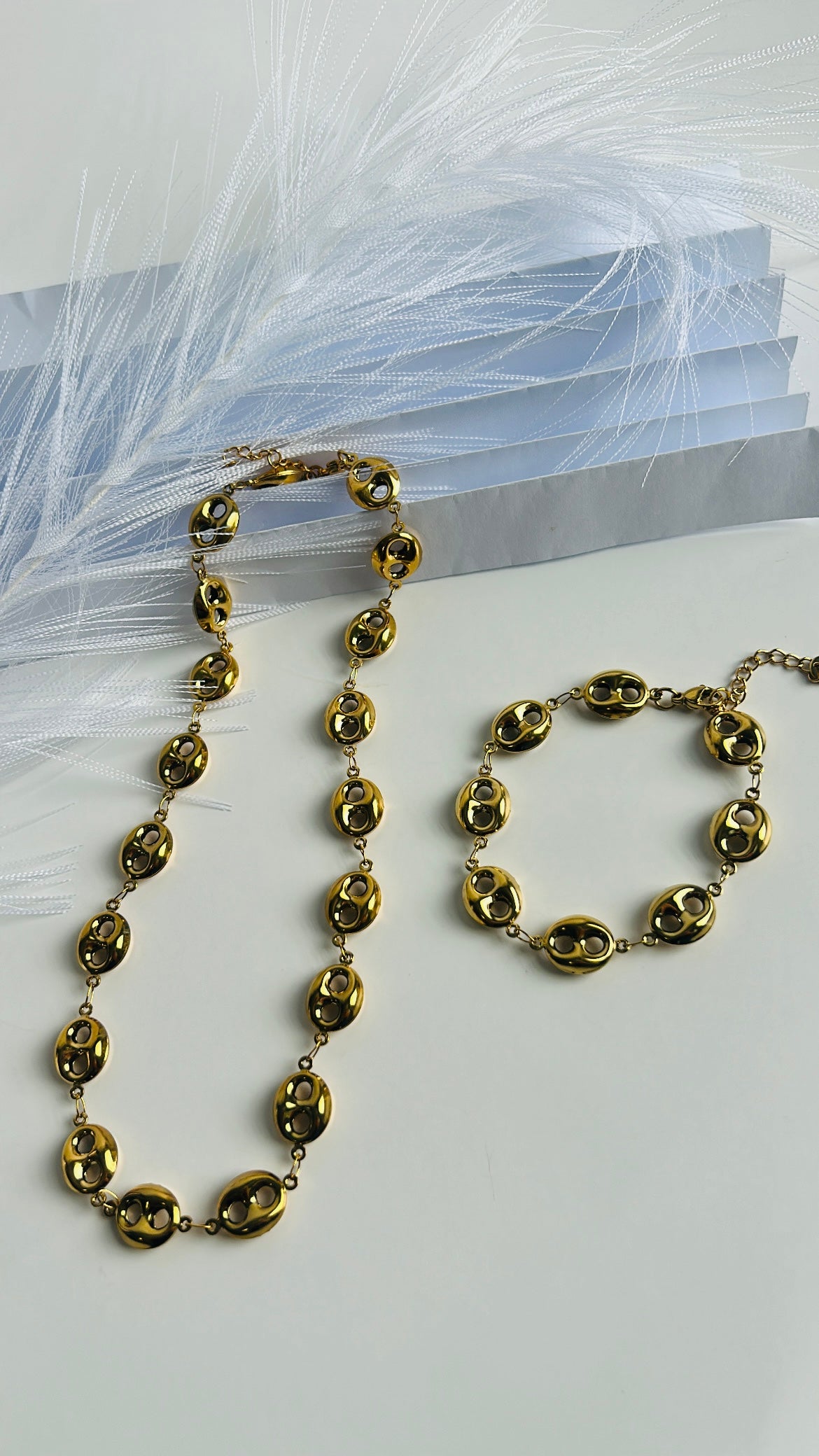Conjunto Dorado