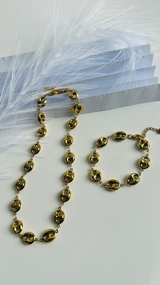 Conjunto Dorado